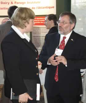 Debbie McKinnon (ACOA) and Thierry Chopin discussing IMTA